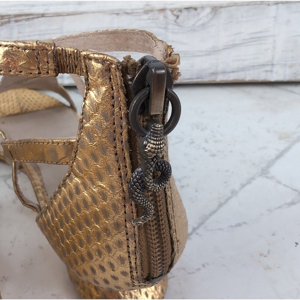 House of Harlow Gold Casmine Gladiator Wedge Sandal Snake Charms Size 6 | 36.5 - Picture 7 of 14